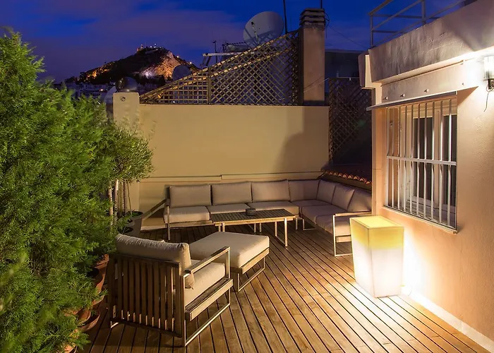 Beautiful Penthouse In Athens With Outside Jacuzzi
