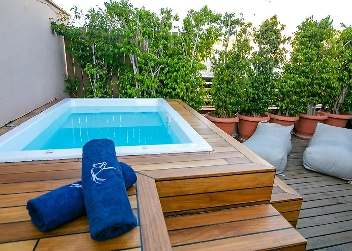 Beautiful Penthouse In Athens With Outside Jacuzzi