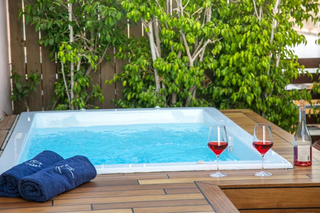 Beautiful Penthouse In With Outside Jacuzzi Appartement *